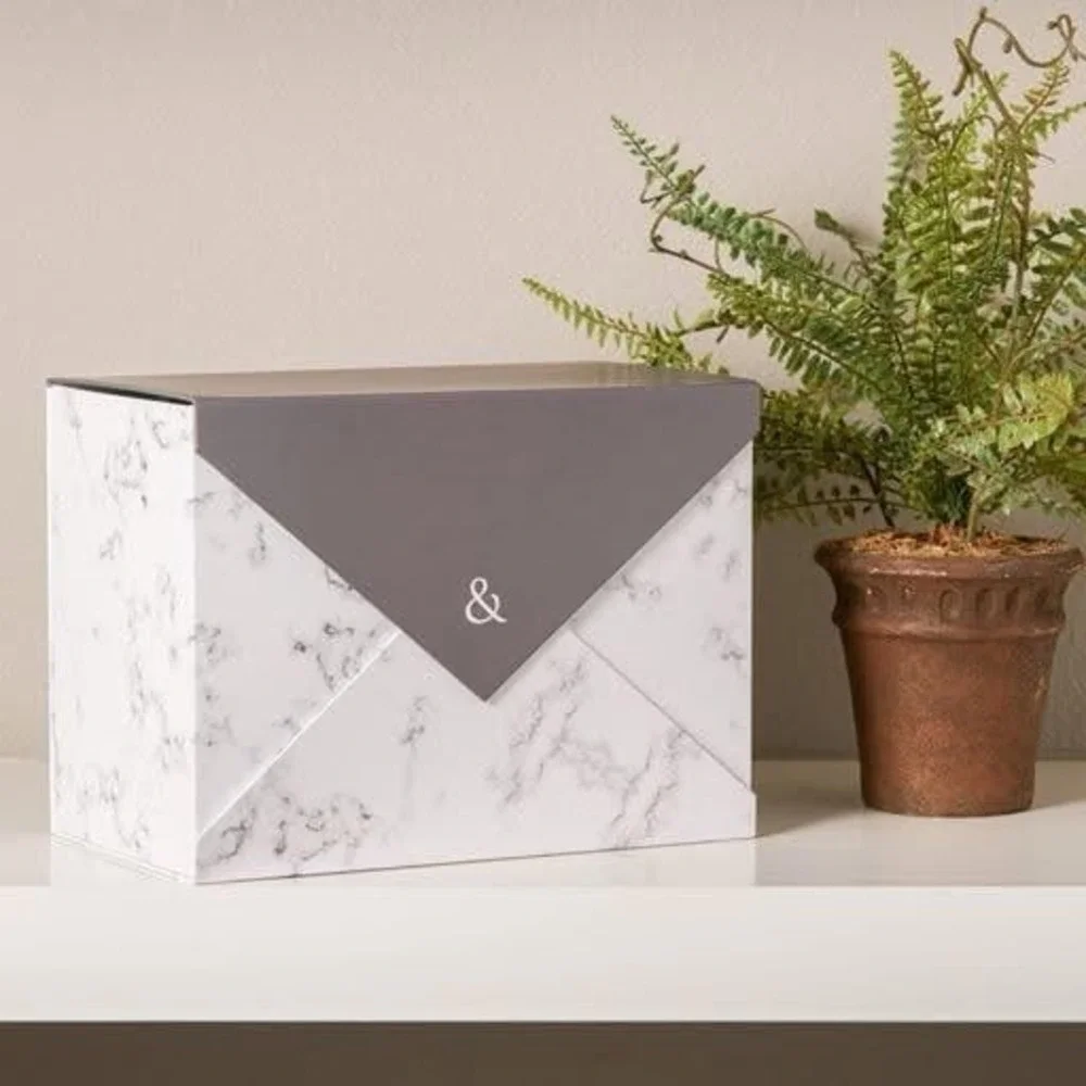 DaySpring Christian Greeting Card‎ Assortment + Scripture Shareable's & Card Box